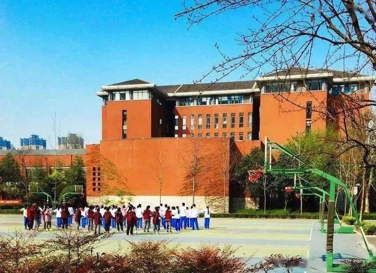 八月秋高天气爽,七二不凑十回头是什么生肖,警惕虚假宣传-全面释义、解释与落实、深度解答解释落实